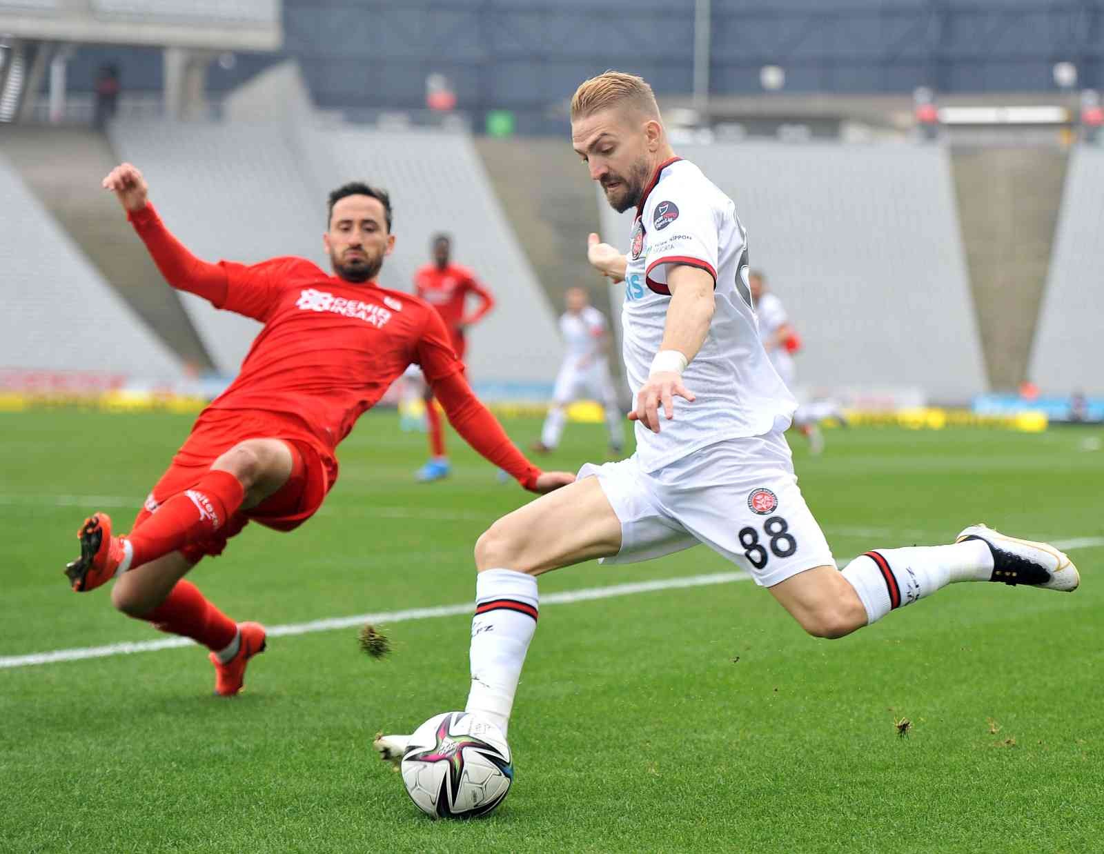 Spor Toto Süper Lig: Karagümrük: 0 - Sivasspor: 0 (Maç devam ediyor) Spor Toto Süper Lig’in 26. haftasında Karagümrük, Sivasspor’u konuk ediyor. Mücadelenin 25 dakikası golsüz eşitlikle geçildi. Kaynak: İHA