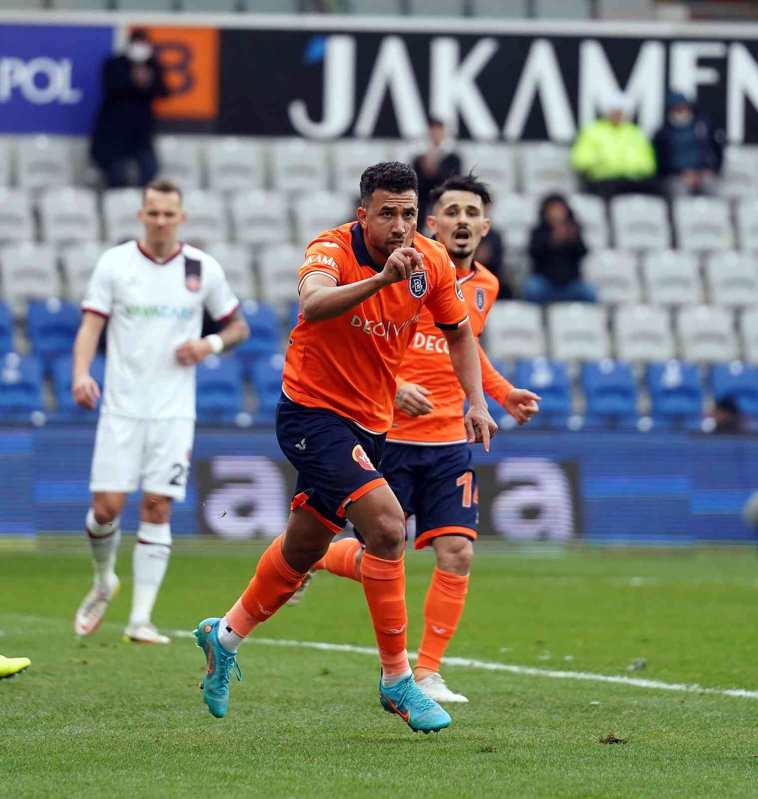 Spor Toto Süper Lig: Medipol Başakşehir: 1 - Fatih Karagümrük: 2 (İlk yarı) Spor Toto Süper Lig’in 27. haftasında Medipol Başakşehir, Fatih Karagümrük’ü ağırlıyor. Müsabakanın ilk yarısı konuk ekibin 2-1’lik üstünlüğüyle ...