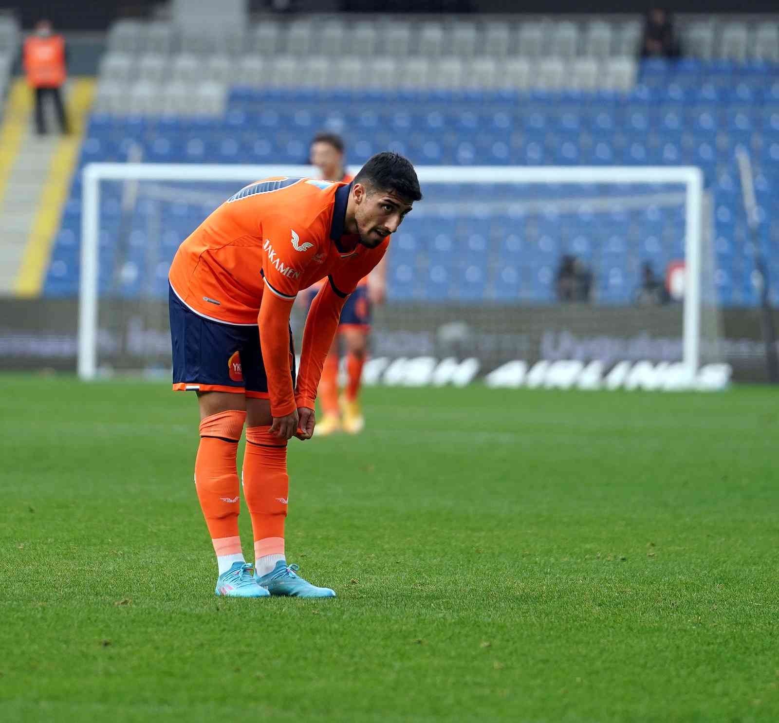 Spor Toto Süper Lig: Medipol Başakşehir: 1 - Fatih Karagümrük: 2 (İlk yarı) Spor Toto Süper Lig’in 27. haftasında Medipol Başakşehir, Fatih Karagümrük’ü ağırlıyor. Müsabakanın ilk yarısı konuk ekibin 2-1’lik üstünlüğüyle ...