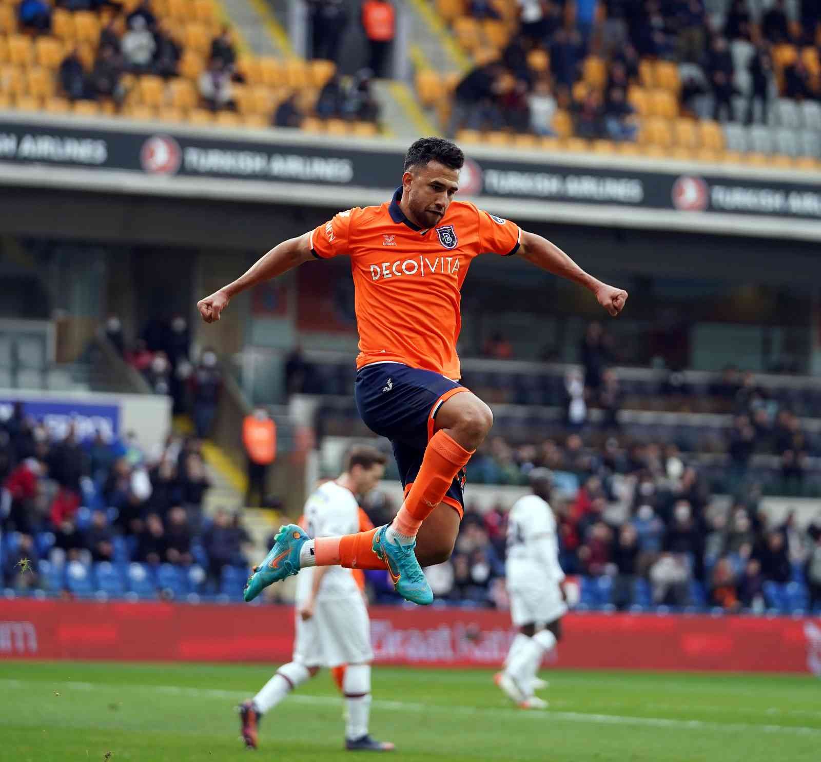Spor Toto Süper Lig: Medipol Başakşehir: 1 - Fatih Karagümrük: 2 (İlk yarı) Spor Toto Süper Lig’in 27. haftasında Medipol Başakşehir, Fatih Karagümrük’ü ağırlıyor. Müsabakanın ilk yarısı konuk ekibin 2-1’lik üstünlüğüyle ...