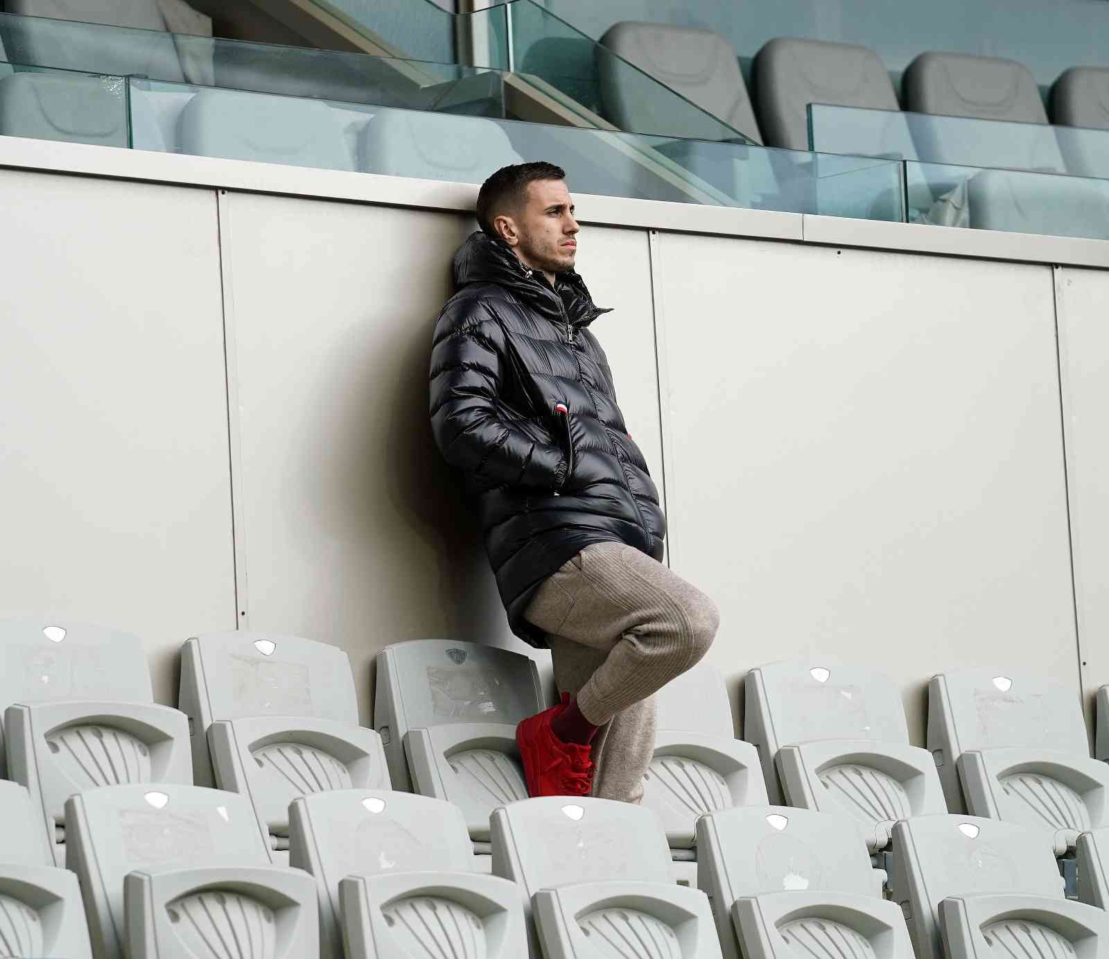 Spor Toto Süper Lig’in 27. haftasında Medipol Başakşehir, Fatih Karagümrük’ü ağırladı. Karagümrük, geriye düştüğü maçta 2 dakikada bulduğu 2 ...