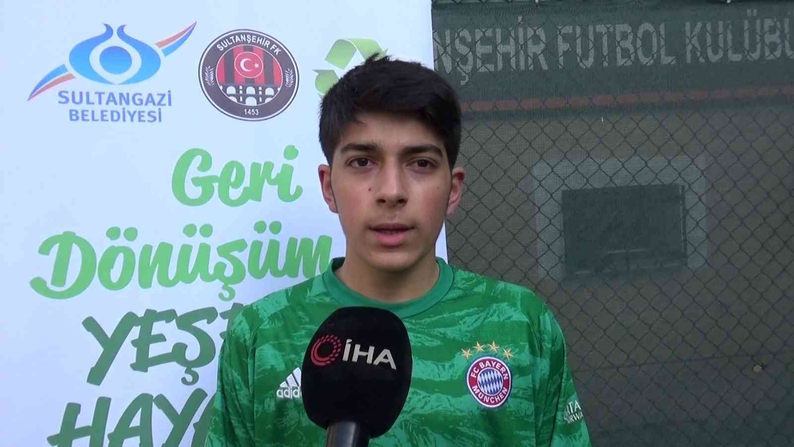 Sultangazi Belediyesi’nden yeşeren hayatlar projesi Sultangazi Belediyesi ve Sultanşehir Futbol Kulübü’nün ortaklaşa yürüttüğü proje kapsamında evlerden toplanan atıkları yetkililere teslim eden ...