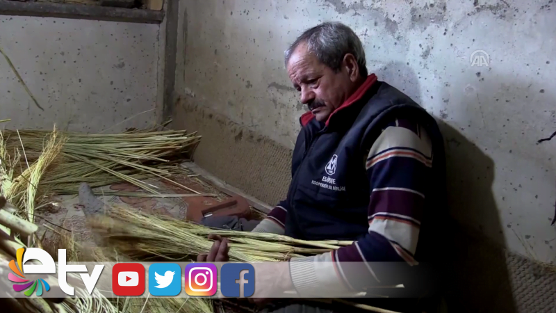 SÜPÜRGECİ MESLEĞİNİ YAŞATMAYA ÇALIŞIYOR