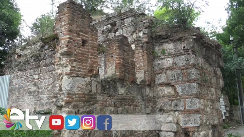 TARİHİ YENİÇERİLER HAMAMI HARABE HALDE