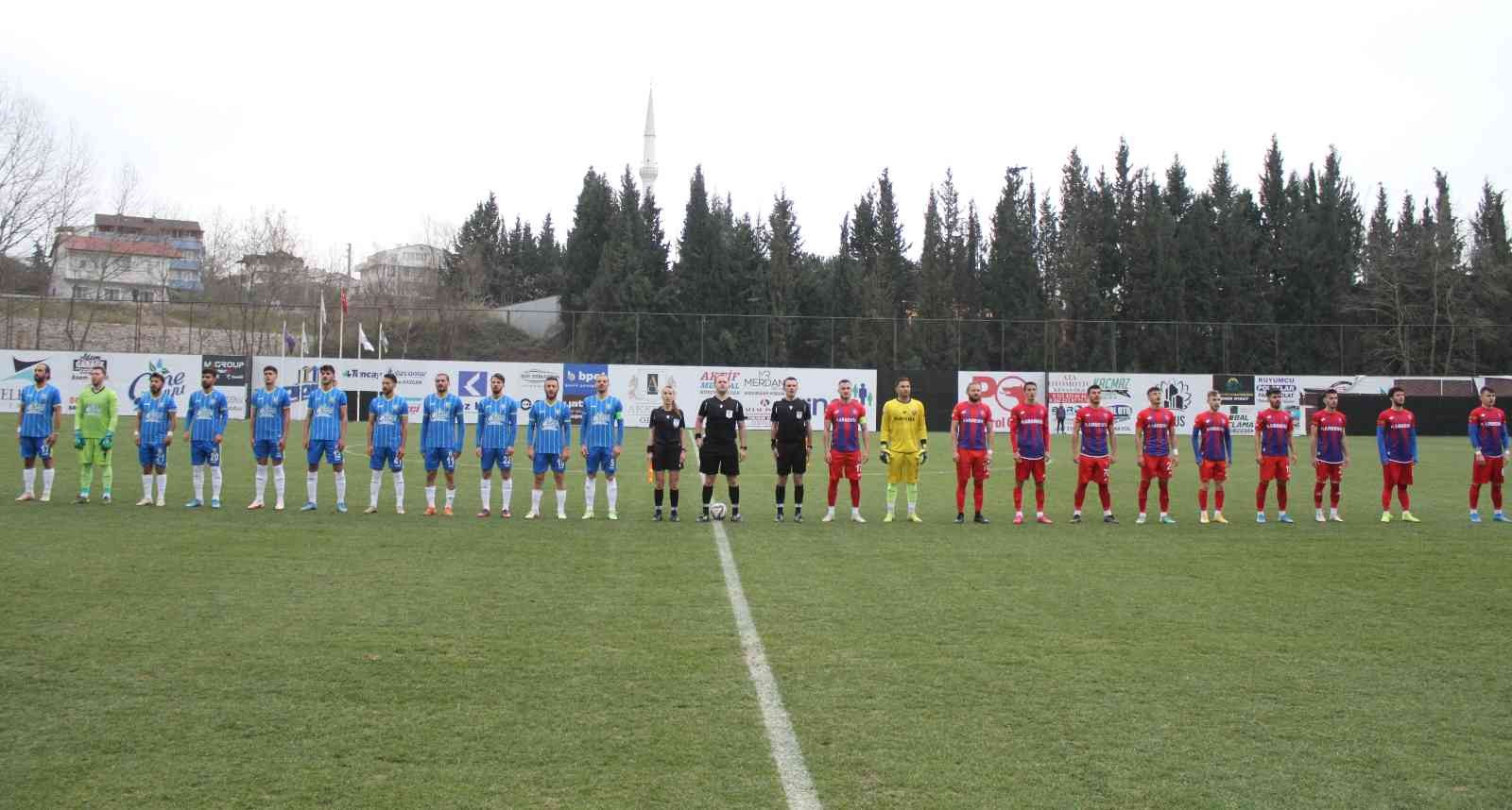 TFF 3. Lig: Belediye Derincespor: 5 - Kardemir Karabükspor:1 TFF 3. Lig 3. Grup 24. haftasında Belediye Derincespor sahasında karşılaştığı Kardemir Karabükspor’u 5-1 mağlup etti. Stat: Belediye Derincespor ...