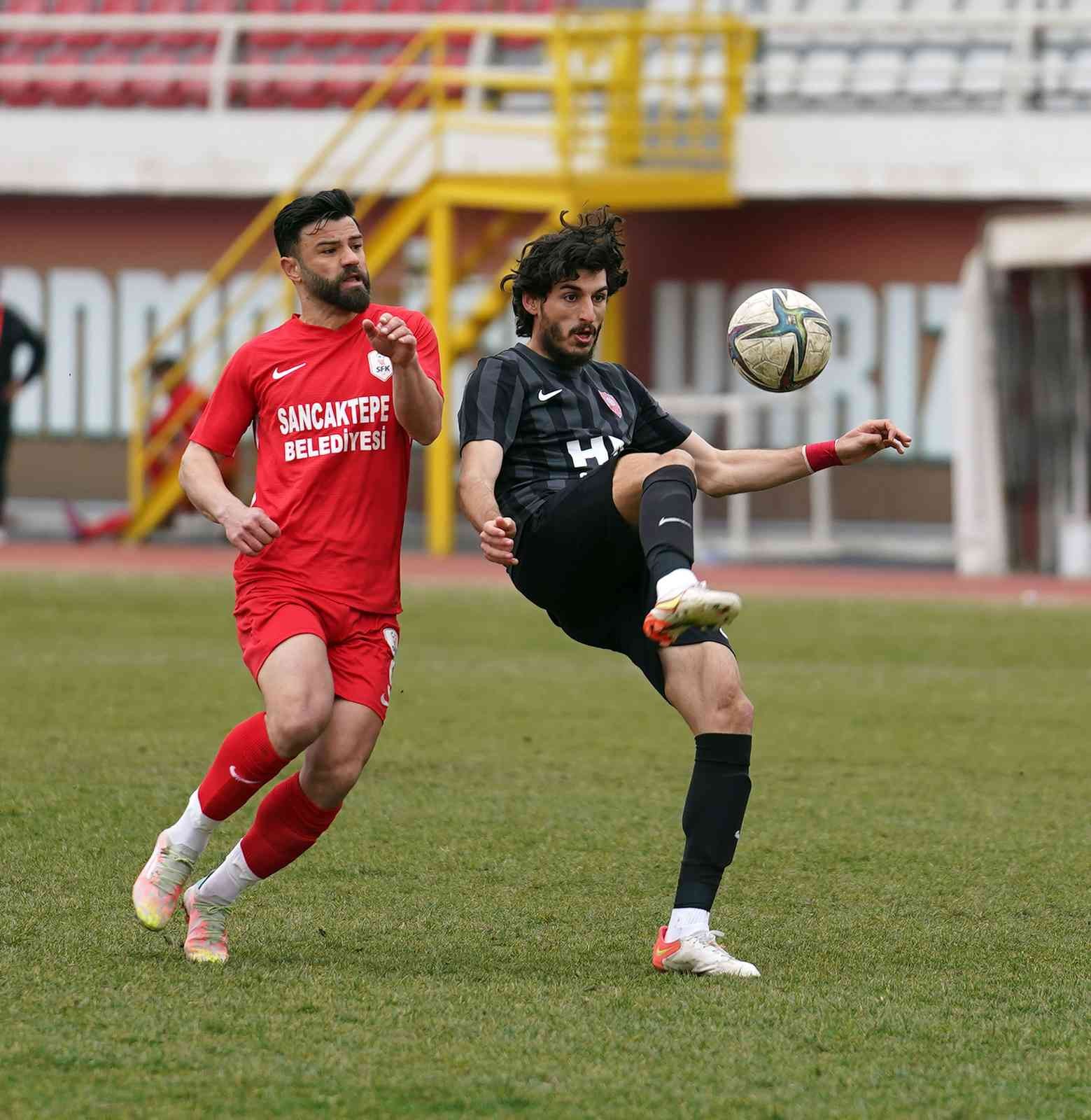 TFF 3. Lig: Sancaktepe FK: 1 - Nevşehir Belediyespor: 2 TFF 3. Lig 1. Grup 24. hafta mücadelesinde Sancaktepe Futbol Kulübü, sahasında karşılaştığı Nevşehir Belediyespor’a 2-1 yenildi. Stat: 15 Temmuz ...