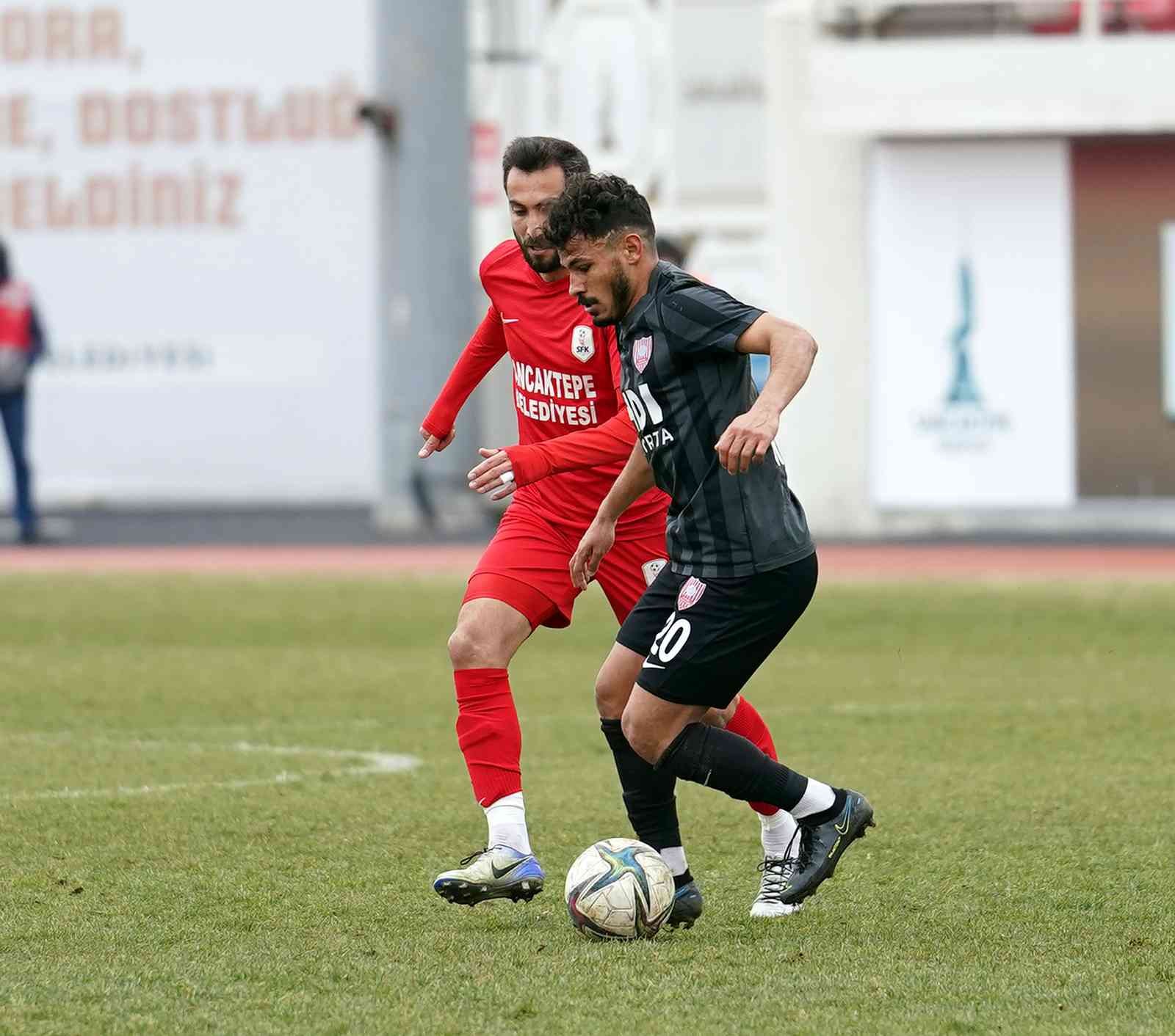 TFF 3. Lig: Sancaktepe FK: 1 - Nevşehir Belediyespor: 2 TFF 3. Lig 1. Grup 24. hafta mücadelesinde Sancaktepe Futbol Kulübü, sahasında karşılaştığı Nevşehir Belediyespor’a 2-1 yenildi. Stat: 15 Temmuz ...