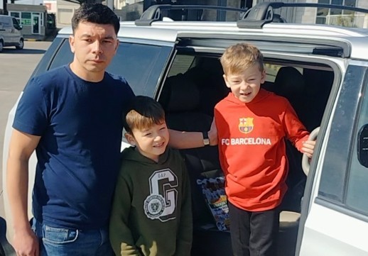 Ukrayna’dan Türkiye’ye gelen aile korku dolu anları anlattı Rusya’nın Ukrayna’ya saldırısı nedeniyle çocuklarını da yanına alıp Türkiye’ye gelen Kievli rahip, yaşadıklarını anlatırken zaman zaman duygu ...