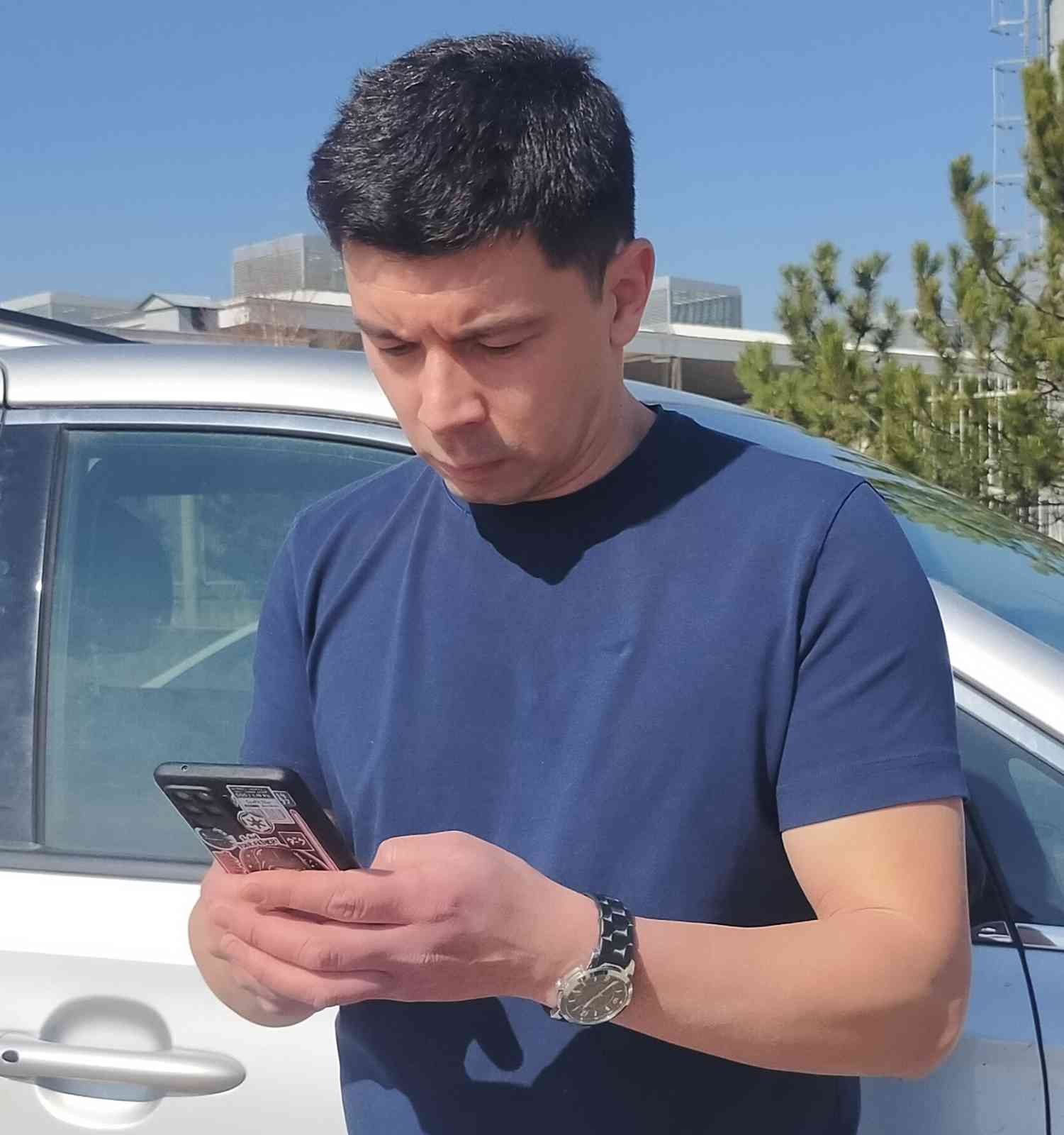 Ukrayna’dan Türkiye’ye gelen aile korku dolu anları anlattı Rusya’nın Ukrayna’ya saldırısı nedeniyle çocuklarını da yanına alıp Türkiye’ye gelen Kievli rahip, yaşadıklarını anlatırken zaman zaman duygu ...