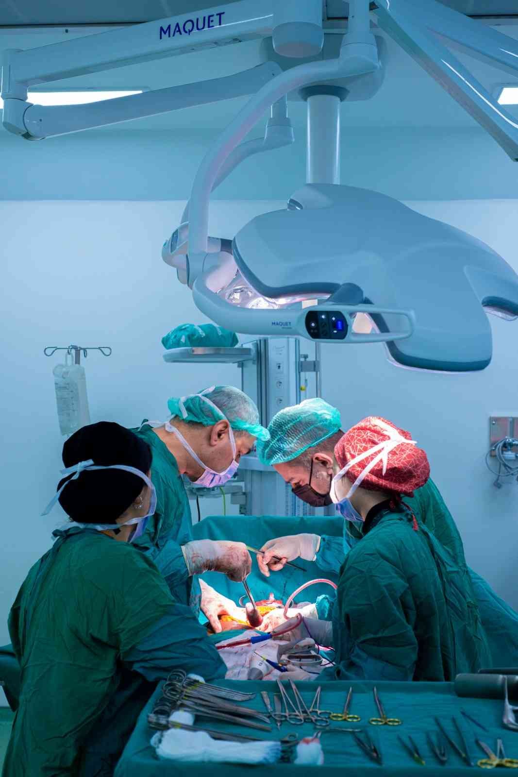 Ülkesinde birçok hastaneye gitti ama dermanı Türkiye’de buldu Ülkesinde birçok sağlık merkezine başvurmasına rağmen herhangi bir netice olamayan Sudanlı hasta dermanı Türkiye’de buldu. İştahsızlık, yorgunluk ...