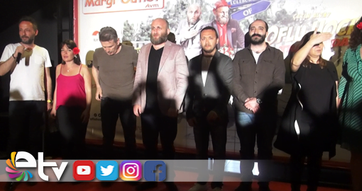 ÜNLÜ OYUNCULAR HAYRANLARIYLA BULUŞTU