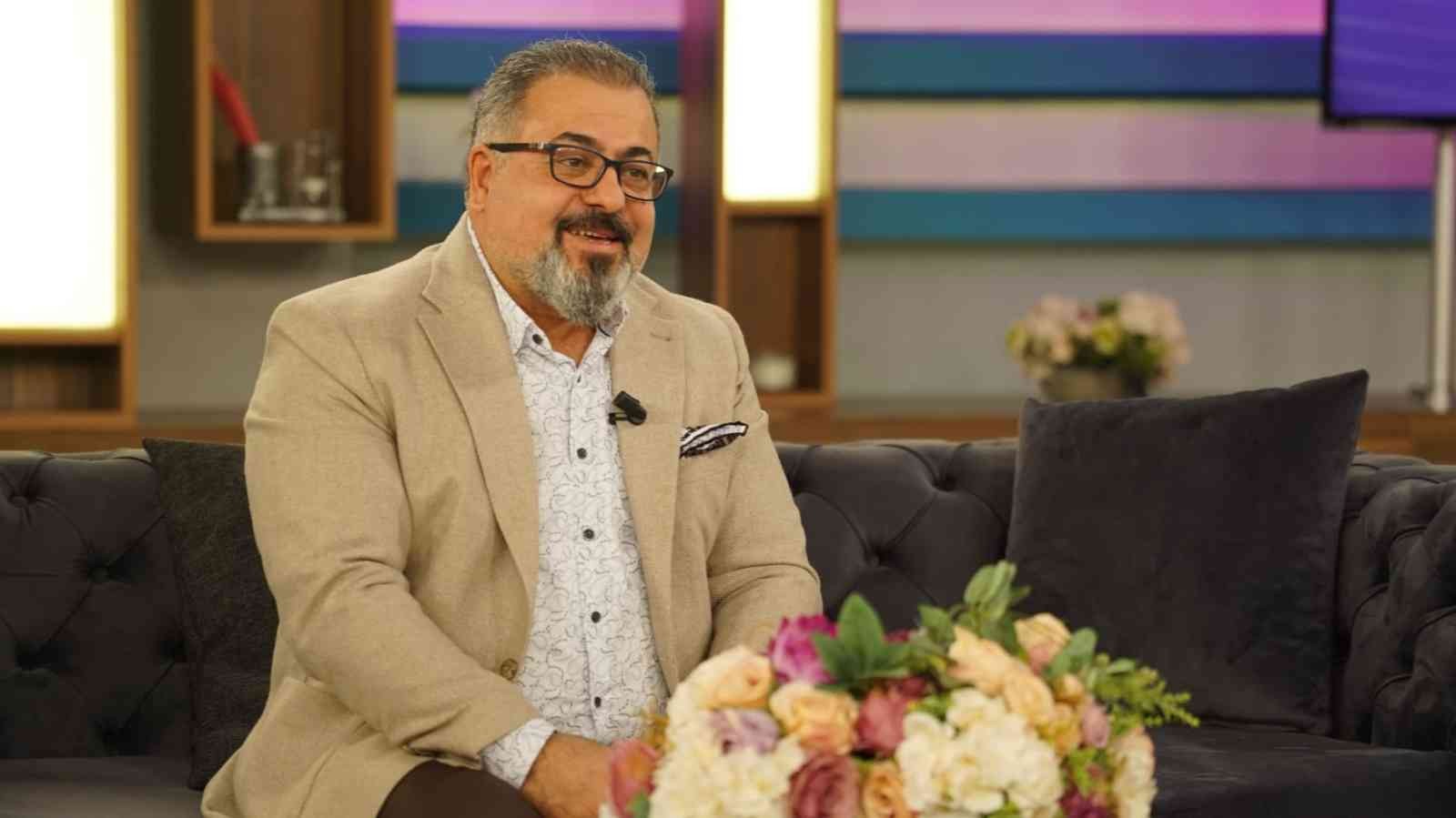 Ünlü türkücü Delen’den epilepsi hastalarına özel beste Genç nesli türkülerle buluşturarak halk ezgilerini sevdirmeyi kendisine amaç edinen ünlü türkücü Abdurrahman Delen, epilepsi hastası çocuklara ...