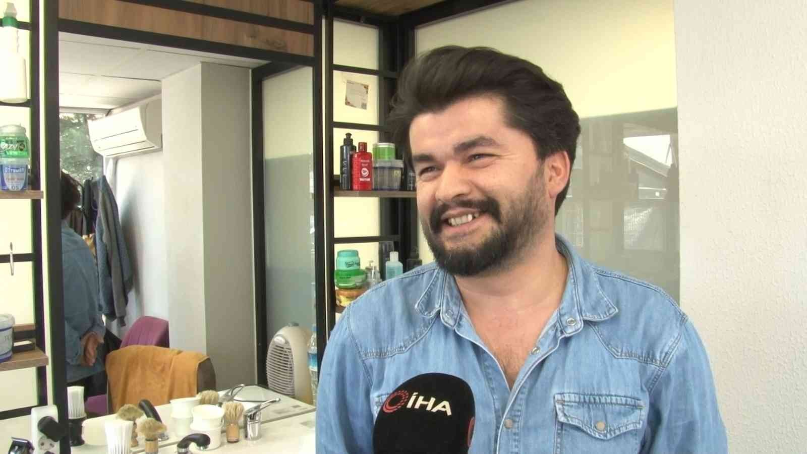 Üsküdar’da ilginç bina: Kapısı var, çıkışı yok Üsküdar’da bir binaya ait dairenin arka cephesinde yer alan kapının, çıkışı olmaması görenleri şaşkına çeviriyor. Kapının önünde balkon ya da ...