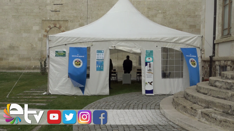 VAKIFLAR BÖLGE MÜDÜRLÜĞÜ ÇADIRDA HİZMET VERİYOR