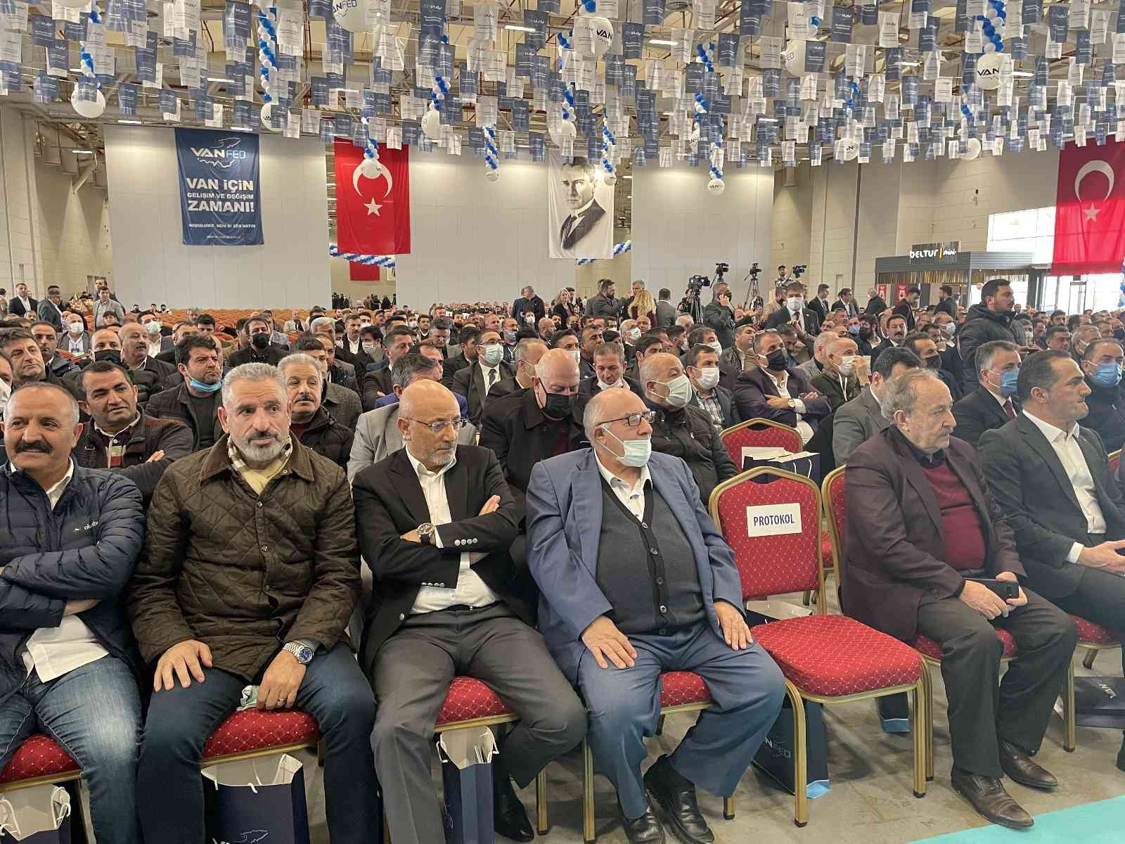 Yenikapı’da yapılan Van Dernekler Federasyonu 6. Olağan Genel Kurulu, yeni başkanını seçti. Mehmet Fatih Yağız’ın yeni başkanı olduğu Van ...