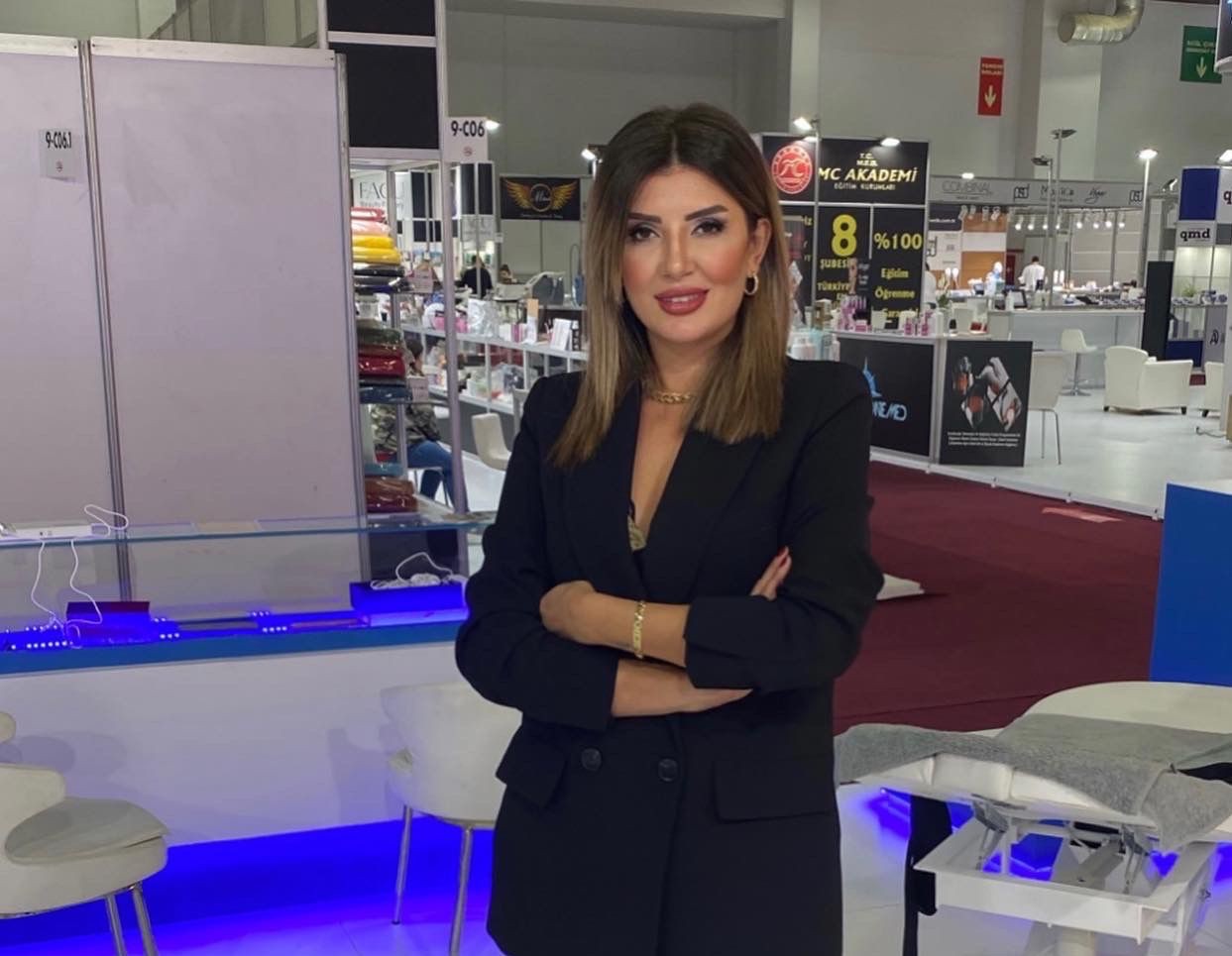 Vücut çatlakları tedavisi için yeni cihaz Vücut çatlaklarının kadınların korkulu rüyası haline geldiğini belirten Uzman Estetisyen Merve Özer Akın, "Cordis Avrupa Bilim Kurulundan da ...