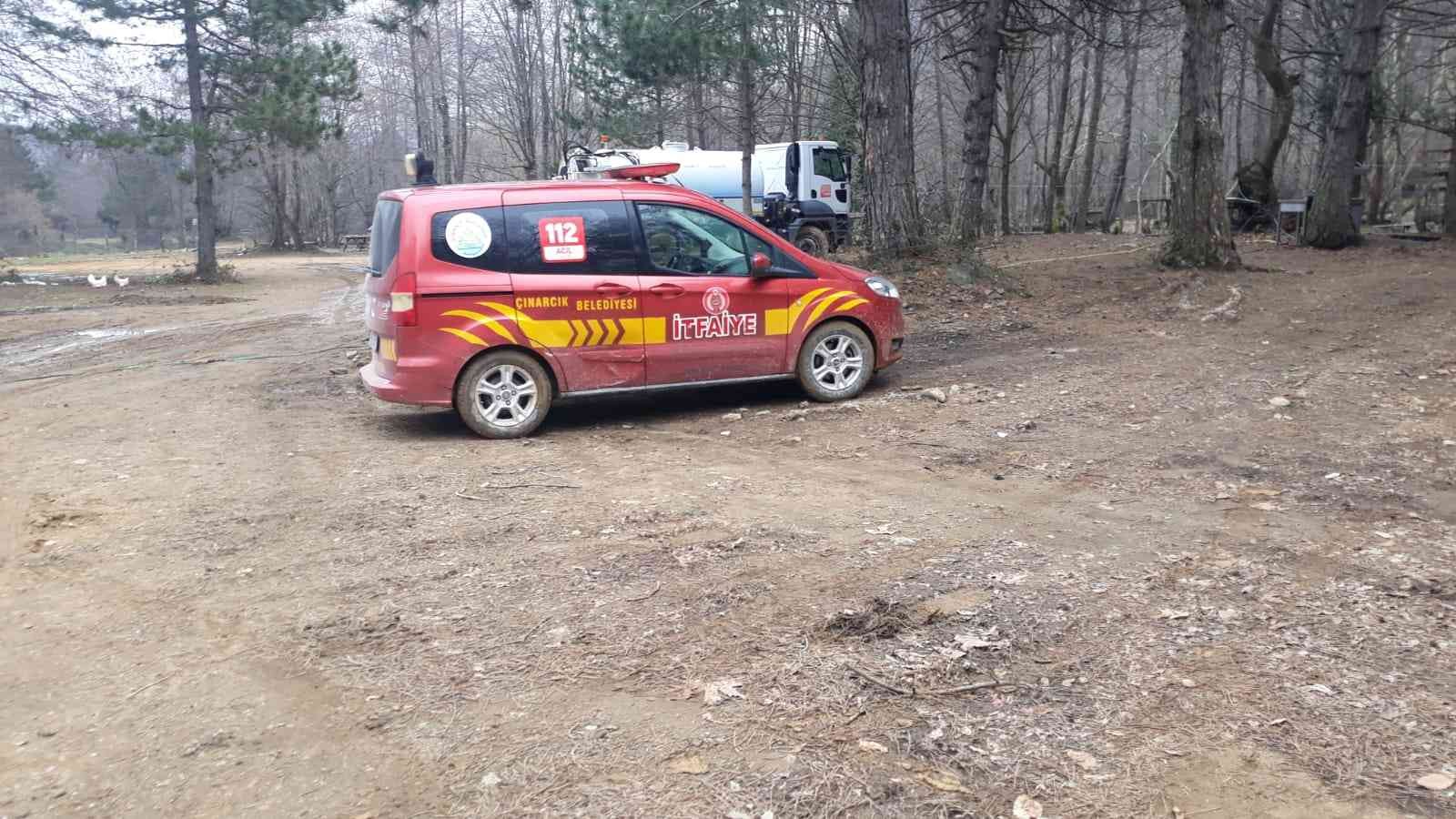Yalova Kent Ormanı’ndaki ahşap işletme yanarak kül oldu Yalova Teşvikiye Kent Ormanı’ndaki işletmede meydana gelen yangında ahşap yapı tamamen kül olurken, ateşlerin ağaçlara sıçramaması herkese derin ...