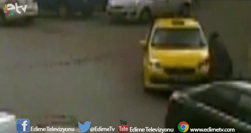 YAŞLI ÇİFTE ÇARPIP KAÇTI