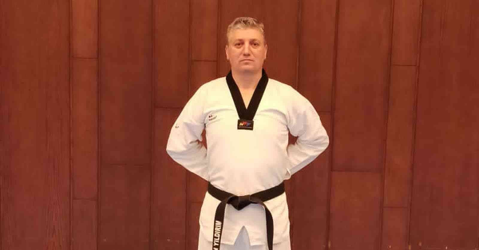 Zabıta memurunun büyük başarısı Tekirdağ’ın Malkara ilçesinde görev yapan zabıta memuru, katıldığı tekvando 4. kademe başantrenör yetiştirme kursunu başarıyla tamamlayarak ...