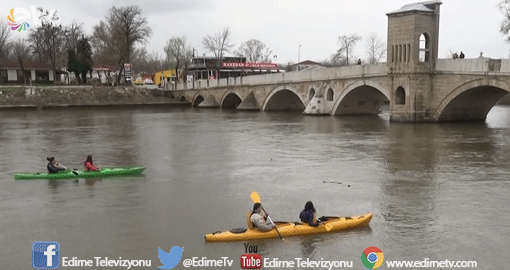 ZAFER İÇİN KÜREK ÇEKTİLER