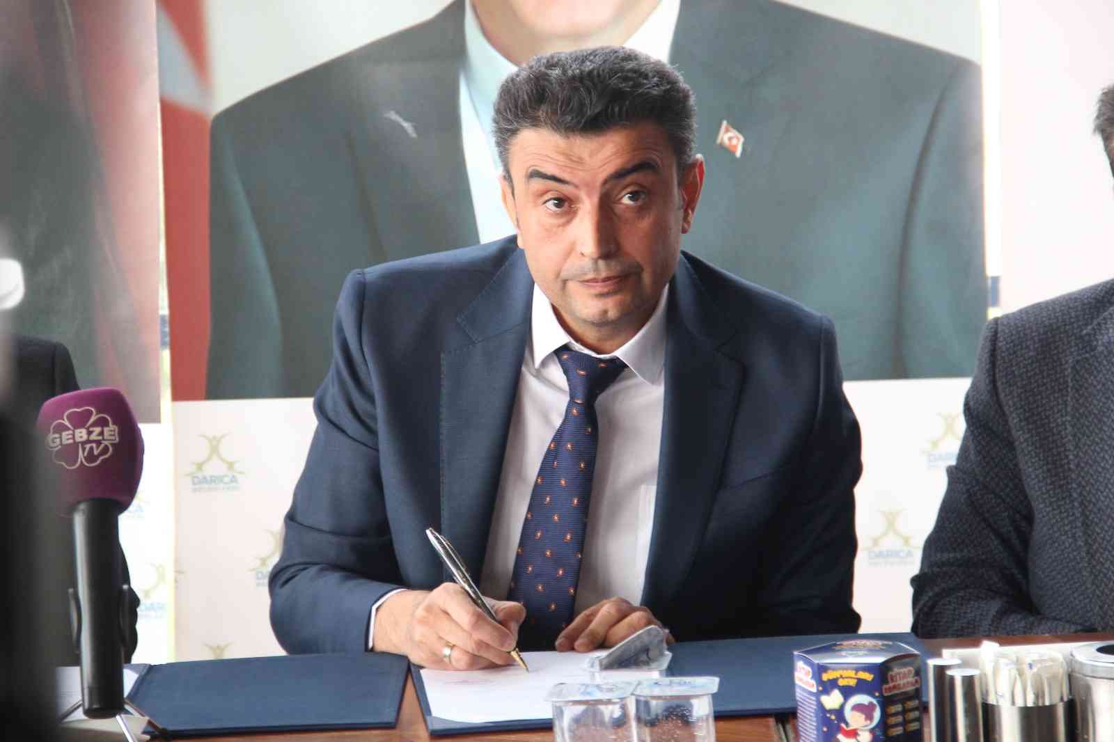 1 milyon kitap vatandaşlarla buluşacak Kocaeli’nin Darıca ilçesinde bu yıl ikincisi düzenlenecek olan kitap fuarıyla yaklaşık 1 milyon kitap vatandaşlarla buluşacak. Darıca’da ...