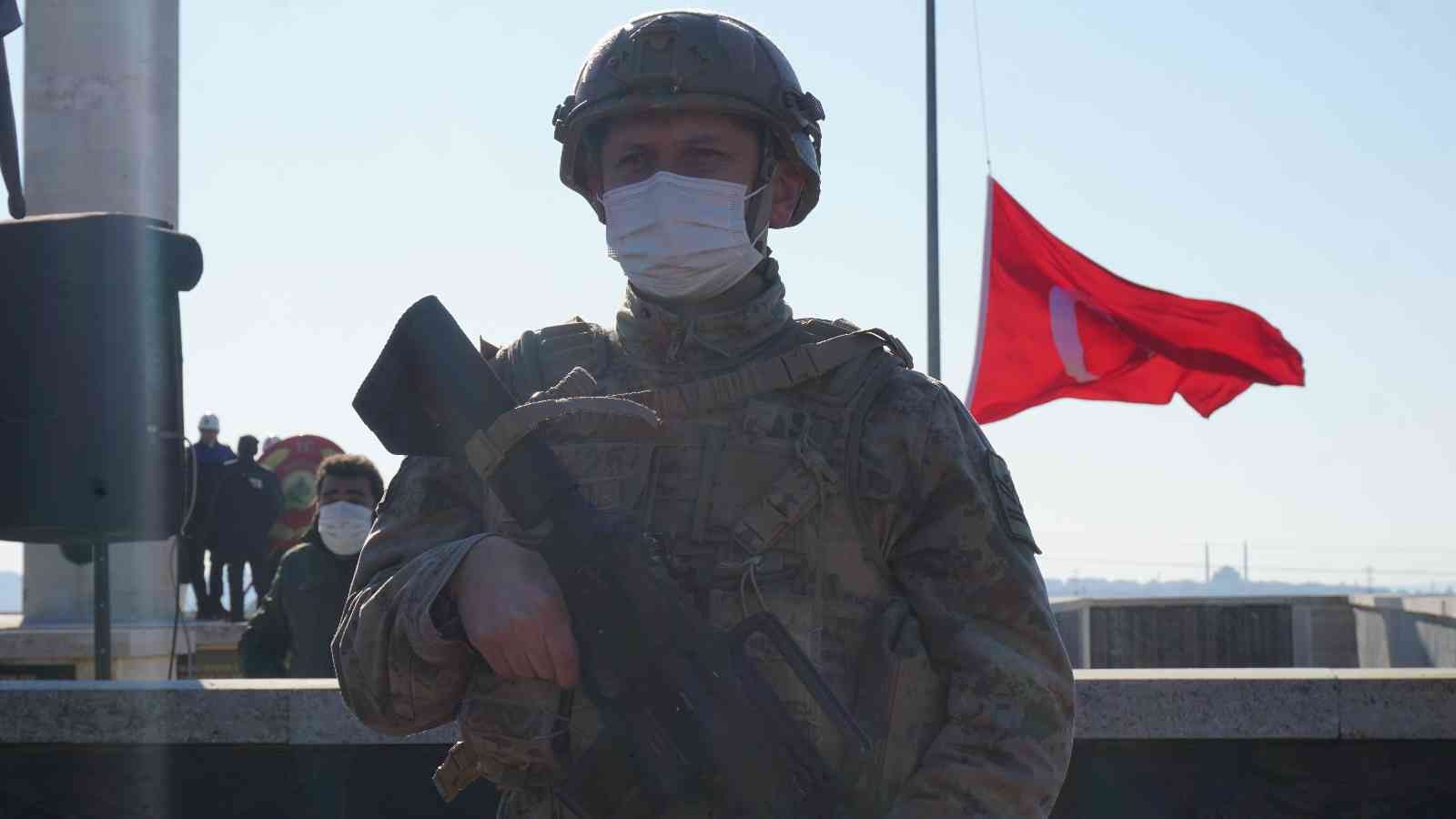 107 yıl önce ‘Çanakkale geçilmez’ dedirten şehitler dualarla anıldı Edirne’de 18 Mart Çanakkale Zaferi ve Şehitleri Anma Günü’nde düzenlenen törende şehitler anıldı. Çanakkale Deniz Zaferi nedeniyle yurdun her ...