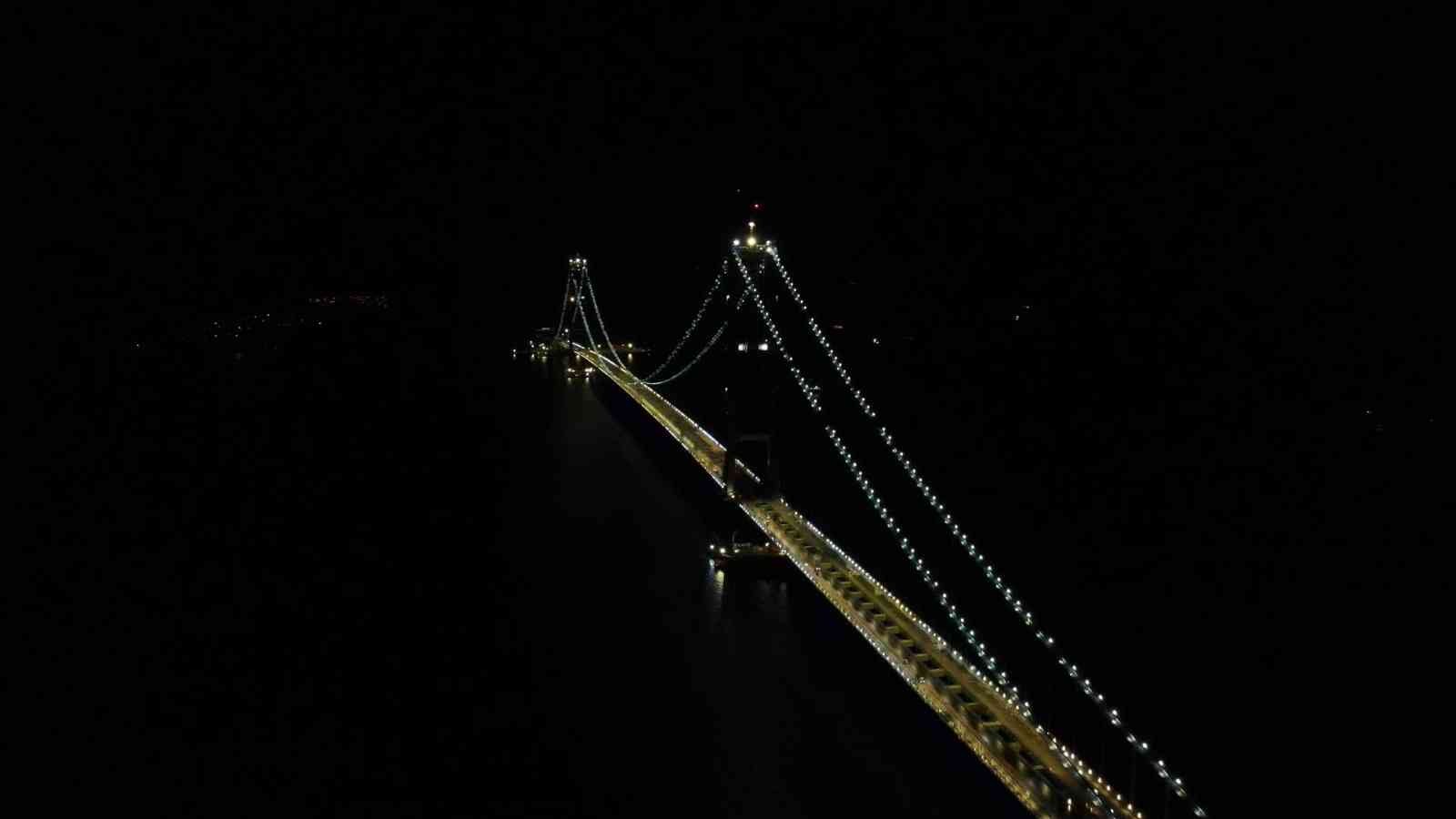 Dünyanın en büyük orta açıklıklı asma köprüsü olan 1915 Çanakkale Köprüsü olan 1915 Çanakkale Köprüsü’nün açılışına günler kaldı. Cumhurbaşkanı ...