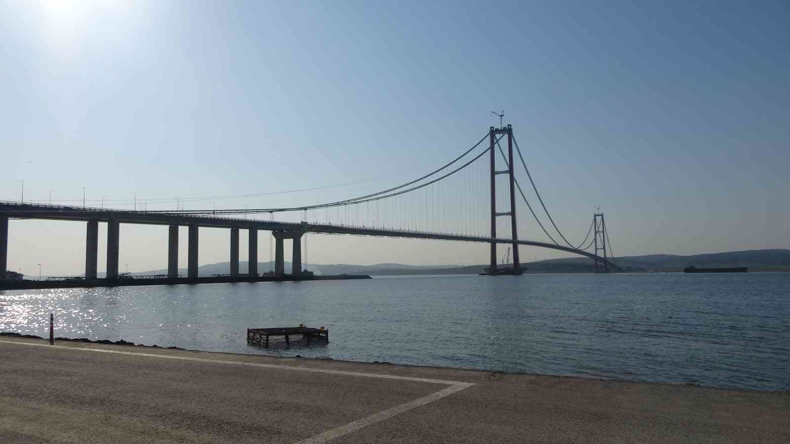 1915 Çanakkale Köprüsü ve otoyolu Akıllı Ulaşım Sistemi ile donatıldı Dünyanın en uzun orta açıklığına sahip 1915 Çanakkale Köprüsü ve bağlantı otoyolları son teknolojik Akıllı Ulaşım Sistemleri (AUS) ile donatıldı ...