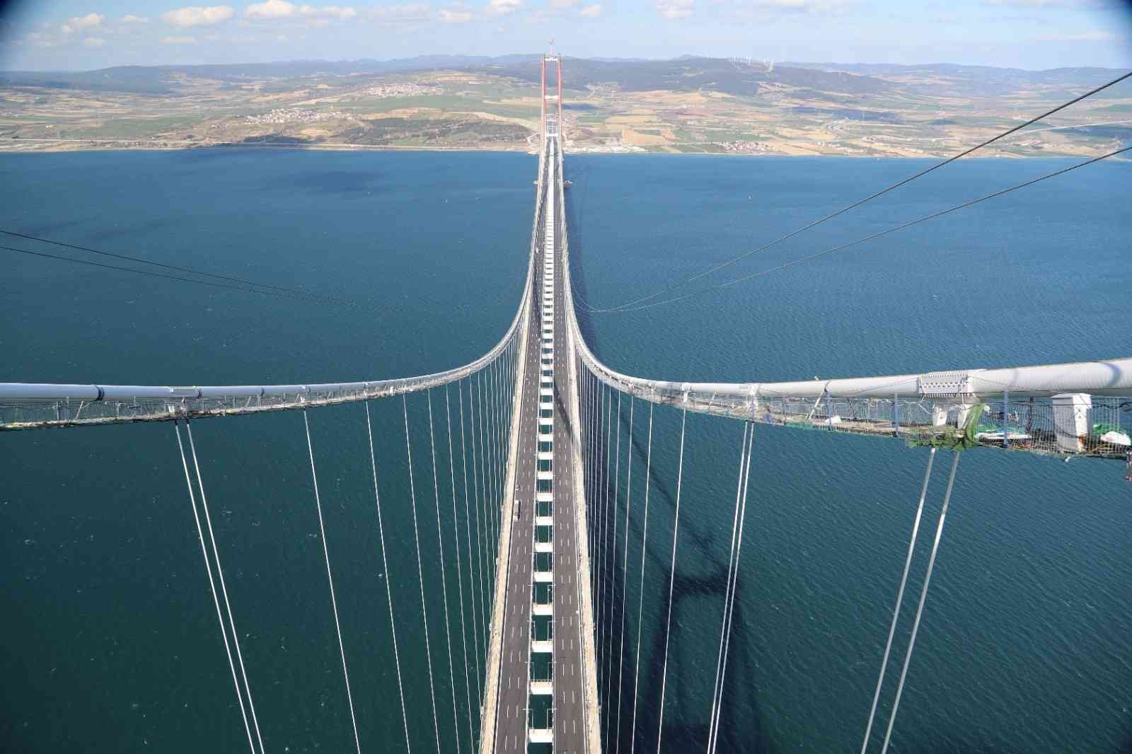 Dünyanın en uzun orta açıklığına sahip 1915 Çanakkale Köprüsü ve bağlantı otoyolları son teknolojik Akıllı Ulaşım Sistemleri (AUS) ile donatıldı ...