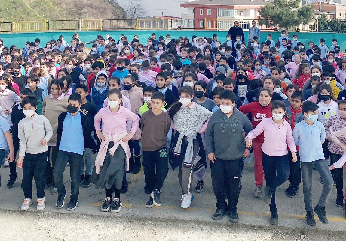 23 Nisan’ı kasap havasıyla kutlayacaklar Tekirdağ’da bin 920 öğrenci, 23 Nisan’ı Trakya Yöresine ait ‘kasap havası’ oyunuyla kutlayacak Süleymanpaşa Belediyesi ve Süleymanpaşa İlçe Milli ...