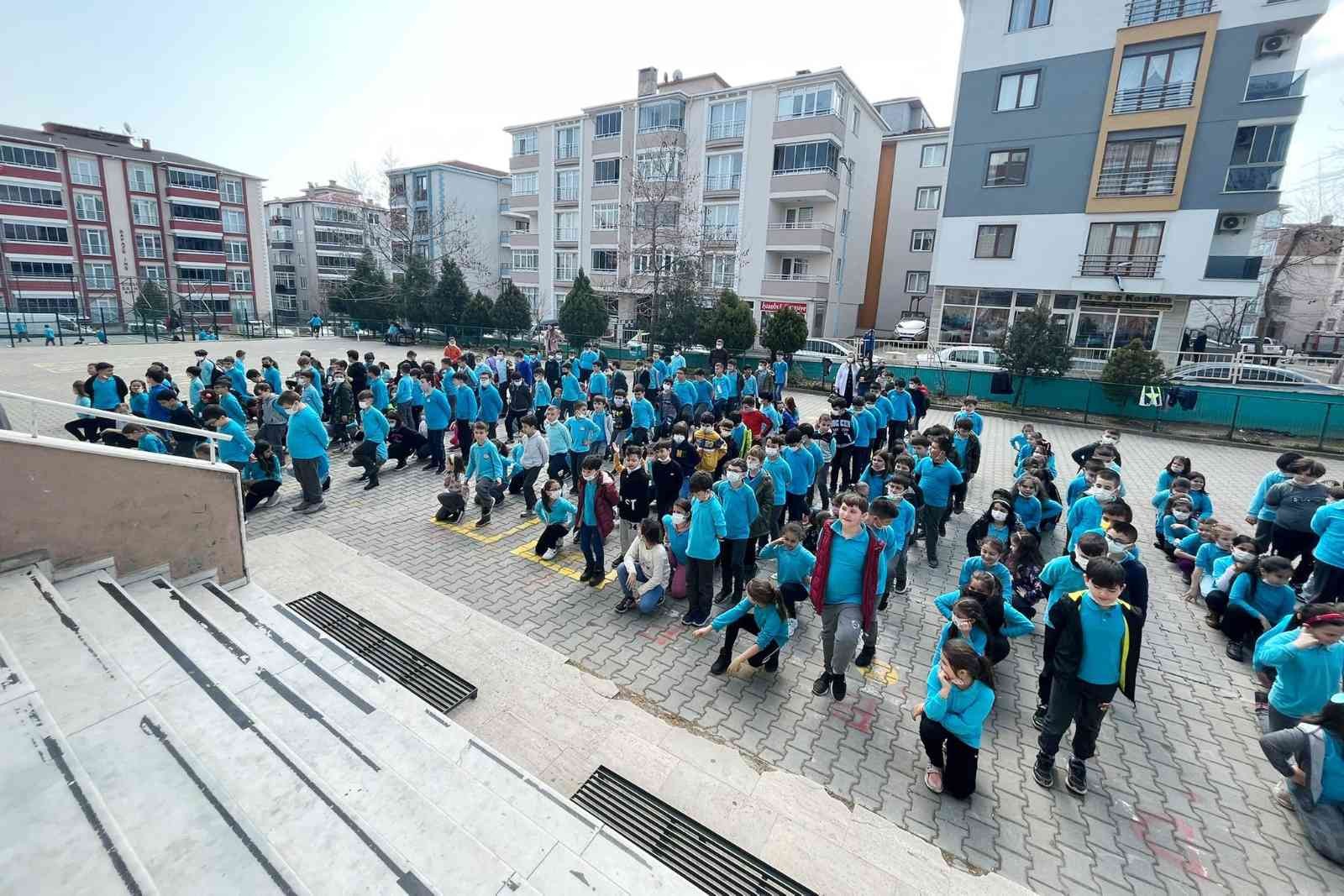 23 Nisan’ı kasap havasıyla kutlayacaklar Tekirdağ’da bin 920 öğrenci, 23 Nisan’ı Trakya Yöresine ait ‘kasap havası’ oyunuyla kutlayacak Süleymanpaşa Belediyesi ve Süleymanpaşa İlçe Milli ...