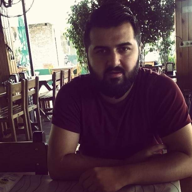 60 yaşındaki adam, genci bıçaklayarak öldürdü Bursa’nın İnegöl ilçesinde meydana gelen kavgada, sokak ortasında bıçaklanan genç hayatını kaybetti. Edinilen bilgiye göre, olay gece 02.00 ...