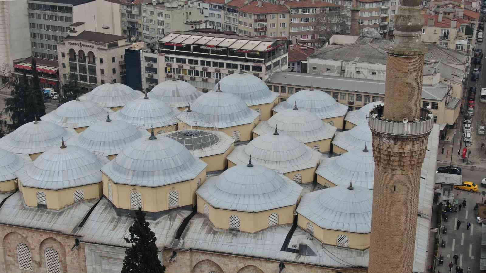 623 yıllık Ulu Cami’ye Ramazan mahyası asıldı İslamiyetin en büyük 5 mabedi arasında gösterilen 623 yıllık Bursa Ulu Cami’ye Ramazan mahyası asılmaya başlandı. Bu yıl iman, istikamet ve ...