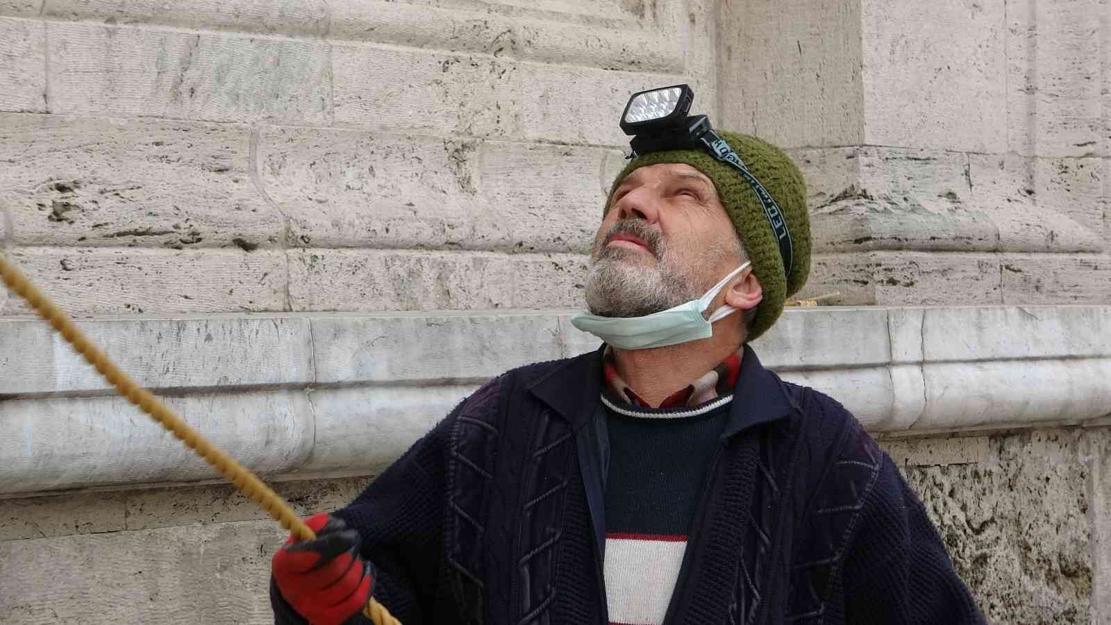 623 yıllık Ulu Cami’ye Ramazan mahyası asıldı İslamiyetin en büyük 5 mabedi arasında gösterilen 623 yıllık Bursa Ulu Cami’ye Ramazan mahyası asılmaya başlandı. Bu yıl iman, istikamet ve ...