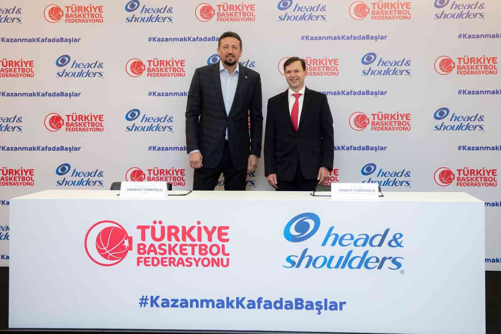 Türkiye Basketbol Federasyonu Başkanı Hidayet Türkoğlu ve P&G Türkiye, Kafkasya ve Orta Asya Yönetim Kurulu Başkanı Tankut Turnaoğlu’nun ...