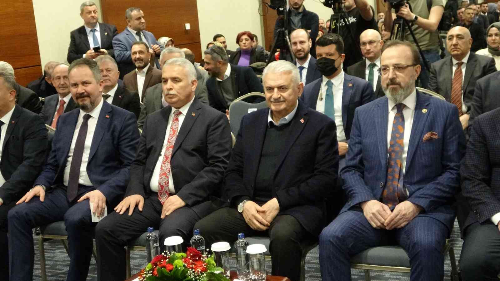 AK Parti Genel Başkan Vekili Binali Yıldırım Çorlu’da Adalet ve Kalkınma Partisi (AK Parti) Genel Başkan Vekili Binali Yıldırım, partisinin Tekirdağ İl Başkanlığı’nca Çorlu’da düzenlenen toplantıda ...