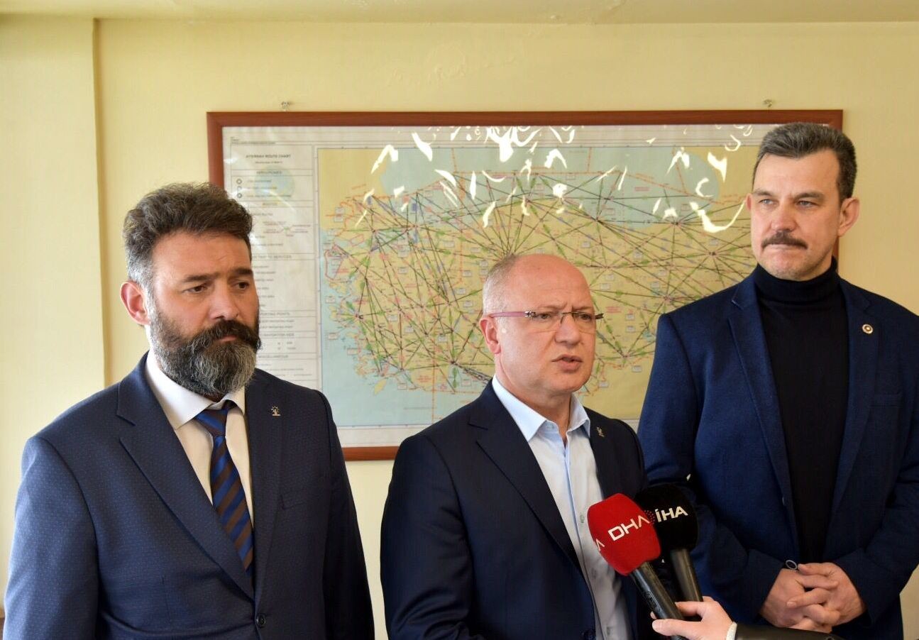 Ak Parti İl Başkanı Gürkan: "Cumhur ittifakı olarak birlikte hareket ediyoruz" AK Parti Bursa İl Başkanı Davut Gürkan, “Cumhur ittifakı ile hep beraber hareket ediyoruz. Sahada da omuz omuzayız" dedi. AK Parti Bursa İl ...