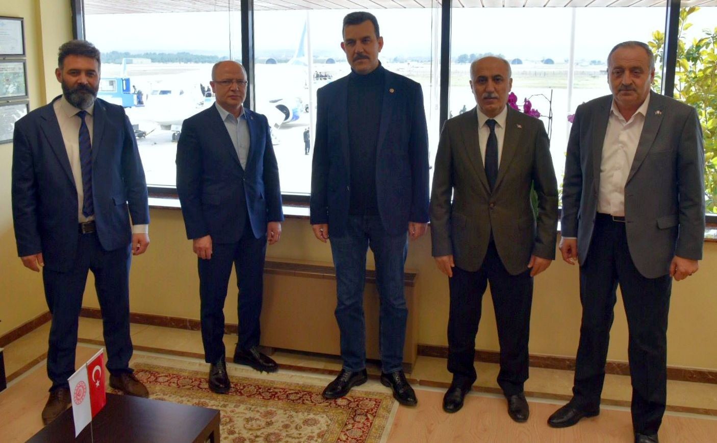 Ak Parti İl Başkanı Gürkan: "Cumhur ittifakı olarak birlikte hareket ediyoruz" AK Parti Bursa İl Başkanı Davut Gürkan, “Cumhur ittifakı ile hep beraber hareket ediyoruz. Sahada da omuz omuzayız" dedi. AK Parti Bursa İl ...