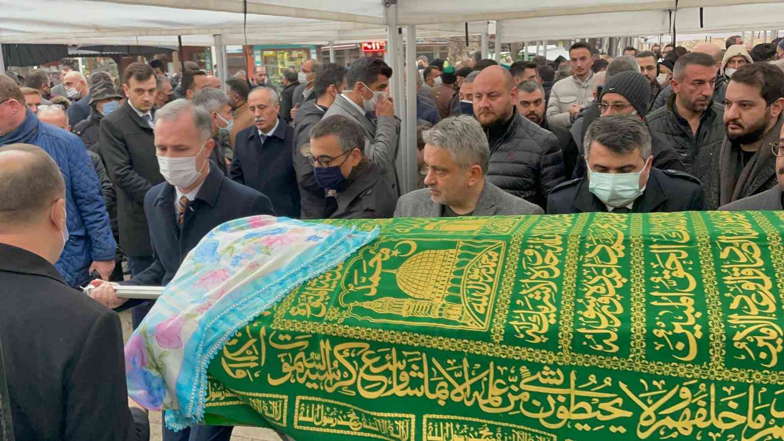 AK Parti MKYK Üyesi Salman’ın acı günü AK Parti MKYK üyesi ve Bursa İl eski Başkanı Ayhan Salman’ın annesi Gülten Salman (80) vefat etti. Merhumenin cenazesi İshakpaşa Camii’nde ikindi ...