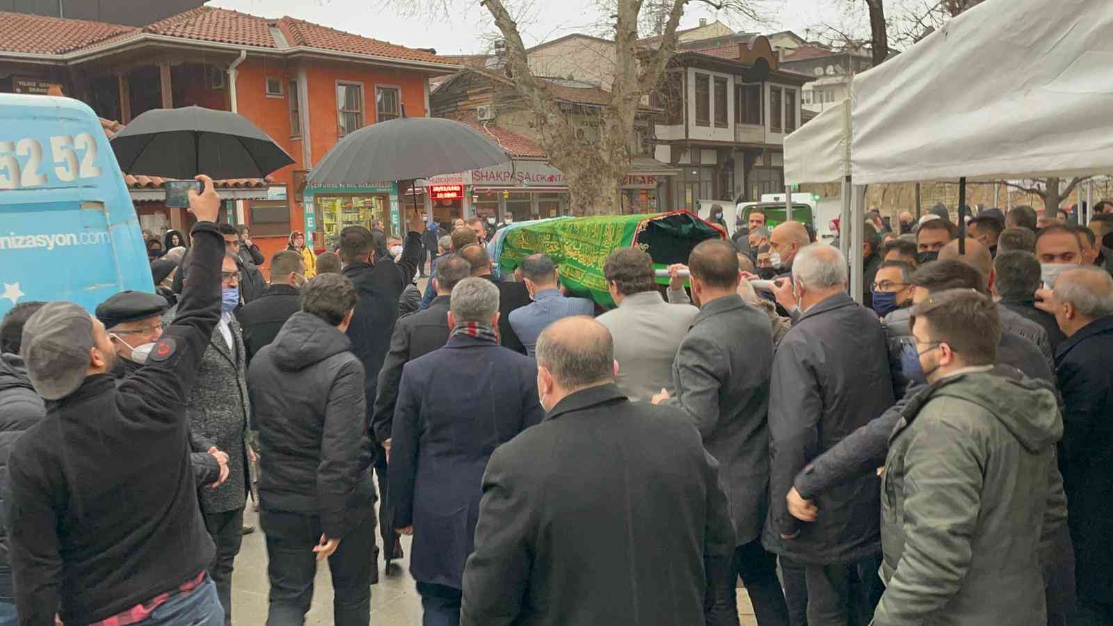 AK Parti MKYK Üyesi Salman’ın acı günü AK Parti MKYK üyesi ve Bursa İl eski Başkanı Ayhan Salman’ın annesi Gülten Salman (80) vefat etti. Merhumenin cenazesi İshakpaşa Camii’nde ikindi ...