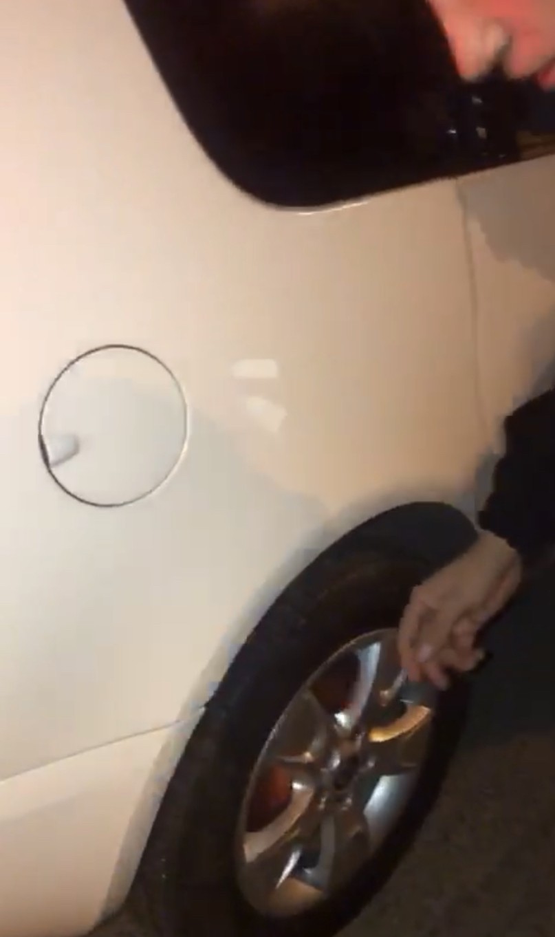 Araba değil, uyuşturucu zulası: Torpido ve çamurluktan marihuana fışkırdı İstanbul Sarıyer’de çalışır halde bekleyen araçtan şüphelenerek arama yapan polis ekipleri, aracın uyuşturucu zulası olarak kullanıldığını ortaya ...