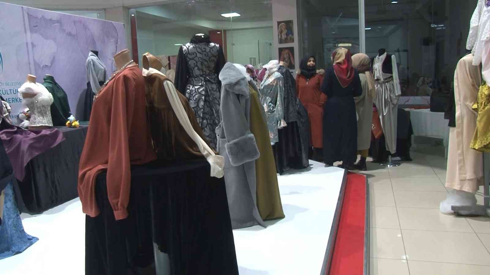 Arnavutköy’de kadınlara özgü atölye ürünleri sergisi Arnavutköy Kadın Kültür ve Sanat Merkezi’nde eğitim gören kadınların hazırladığı el emeği ürünler Arnavutköy Belediyesi’nin düzenlemiş olduğu ...