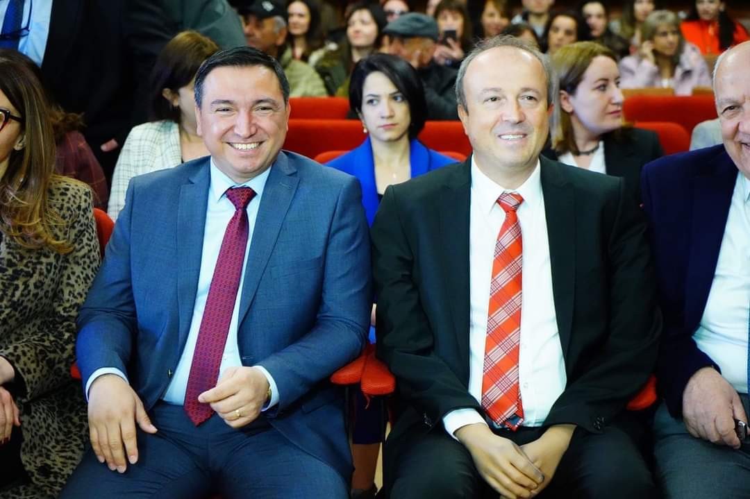 Avcılar ile Vetovo kardeş şehir oldu Avcılar Belediyesi ve Bulgaristan’ın Ruse (Rusçuk) iline bağlı Vetovo Belediyesi arasında kardeş belediye protokolü imzalandı. Bir asırlık ...