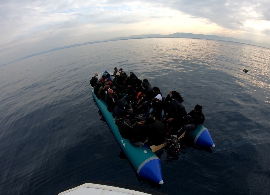 Balıkesir’in Ayvalık ilçesinde, Yunanistan’ın Midilli Adası’na gitmek isteyen ve botları patlatılan toplam 60 göçmen kurtarıldı. Edinilen bilgiye ...