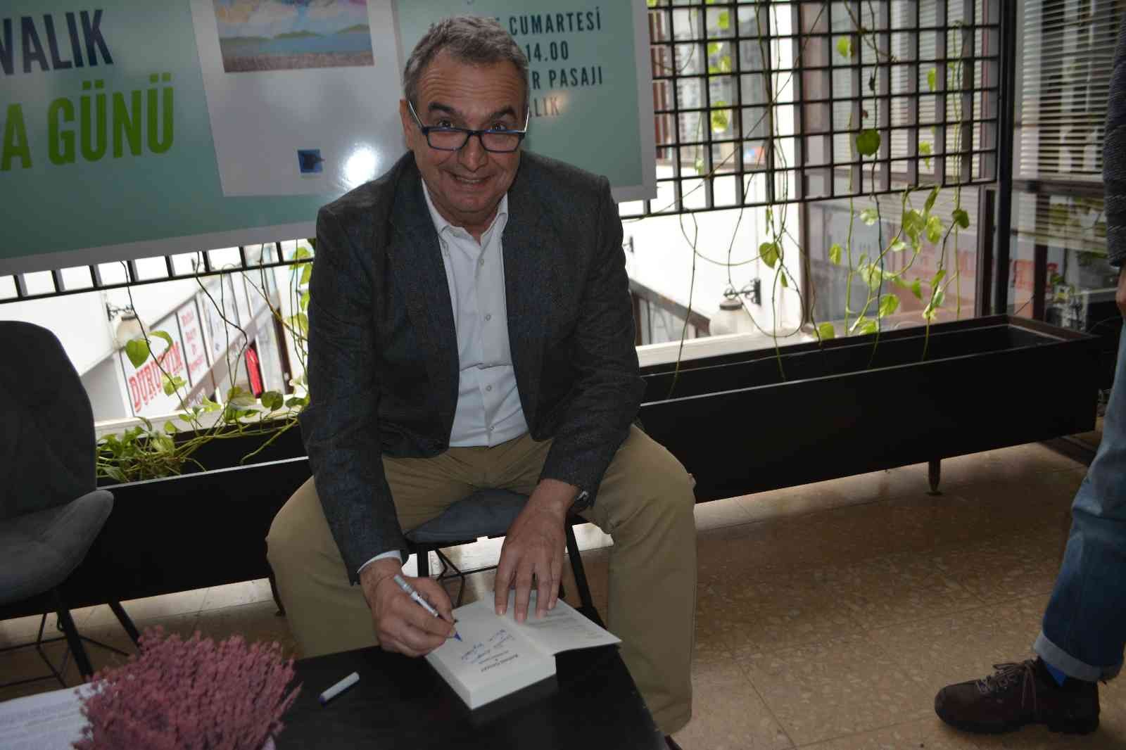 Ayvalık’ta eski Belediye Başkanı Gençer’den son 300 yıla ışık tutan kitap Balıkesir’in Ayvalık ilçesinde, Ayvalık Ticaret Odası ile bir önceki dönem belediye başkanlığı görevinde bulunan Rahmi Gençer, kent tarihine ...