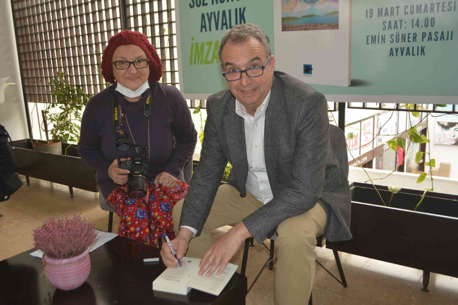 Ayvalık’ta eski Belediye Başkanı Gençer’den son 300 yıla ışık tutan kitap Balıkesir’in Ayvalık ilçesinde, Ayvalık Ticaret Odası ile bir önceki dönem belediye başkanlığı görevinde bulunan Rahmi Gençer, kent tarihine ...