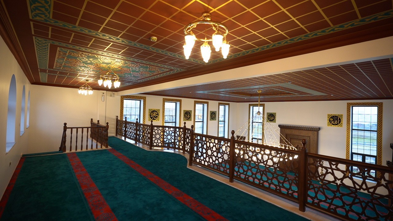 Başakşehir’de Şinasi Ünsal Camii 25 Mart’ta açılıyor Başakşehir’de, hayırseverlerin desteğiyle inşa edilen Şinasi Ünsal Camii ve Taziye Evi’nde sona gelindi. Bin 200 kişinin aynı anda ibadet ...