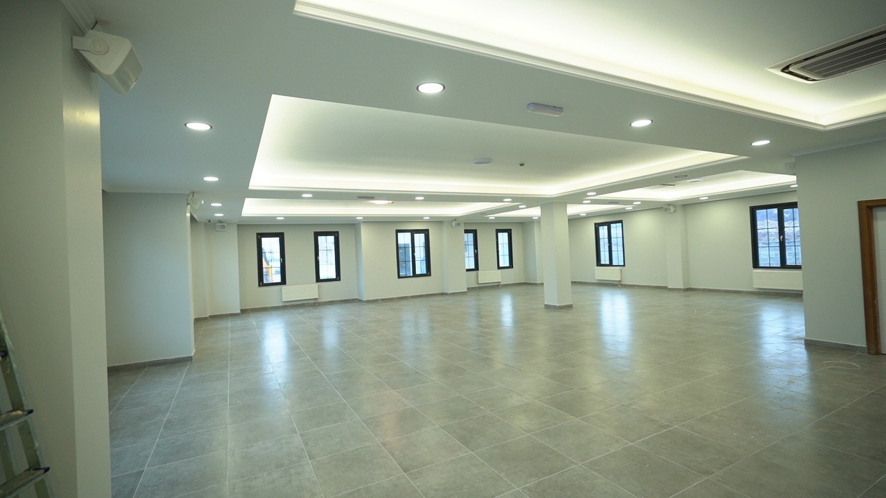 Başakşehir’de Şinasi Ünsal Camii 25 Mart’ta açılıyor Başakşehir’de, hayırseverlerin desteğiyle inşa edilen Şinasi Ünsal Camii ve Taziye Evi’nde sona gelindi. Bin 200 kişinin aynı anda ibadet ...