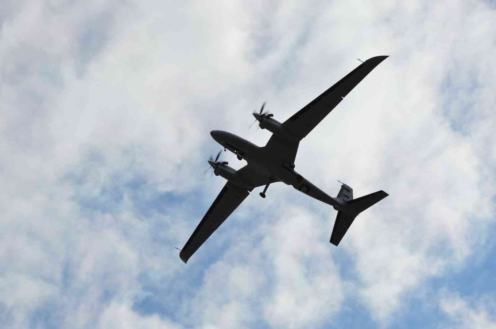 Bayraktar AKINCI TİHA’nın bin 500 HP’ye sahip olan B modeli ilk uçuş testini başarıyla tamamladı. Savunma Sanayii Başkanlığı liderliğinde ...