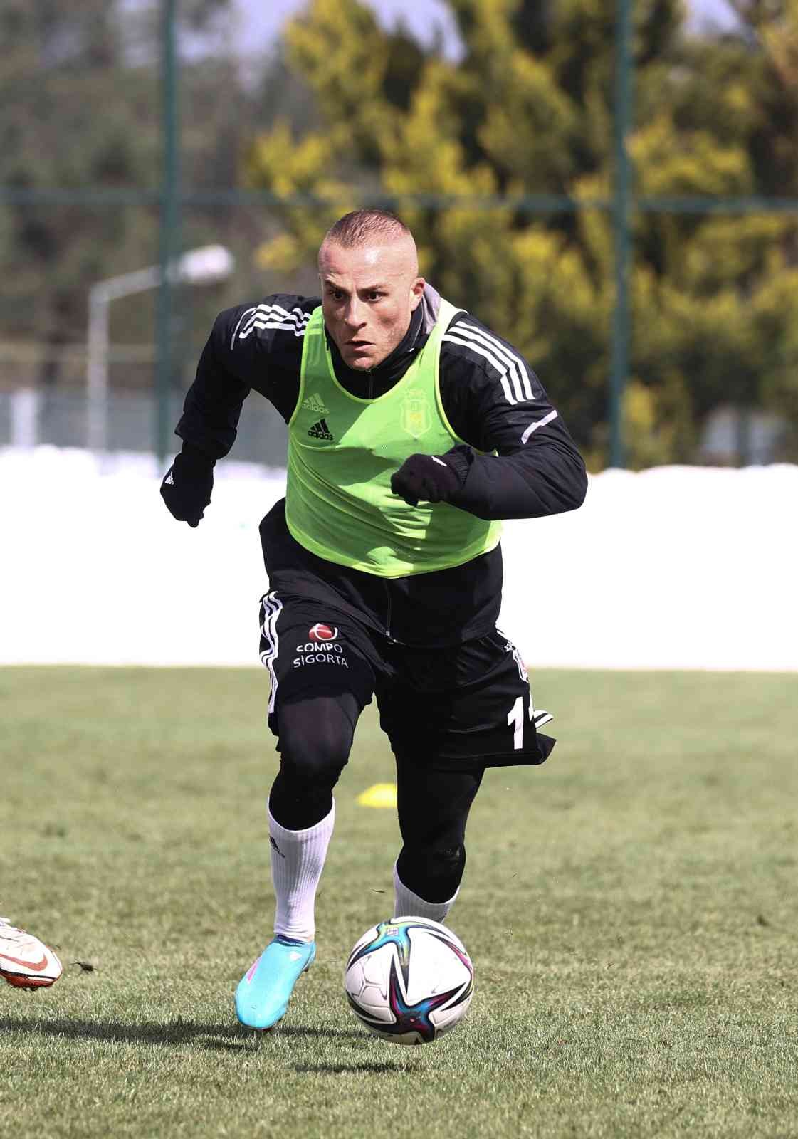 Beşiktaş, Hatayspor maçının hazırlıklarına başladı Beşiktaş, Spor Toto Süper Lig’in 30. haftasında sahasında Hatayspor ile oynayacağı maçın hazırlıklarına ara vermeden başladı. Teknik Direktör ...